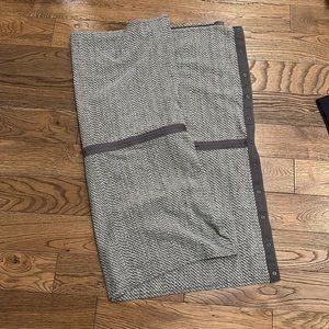 Lululemon vinyara scarf blanket